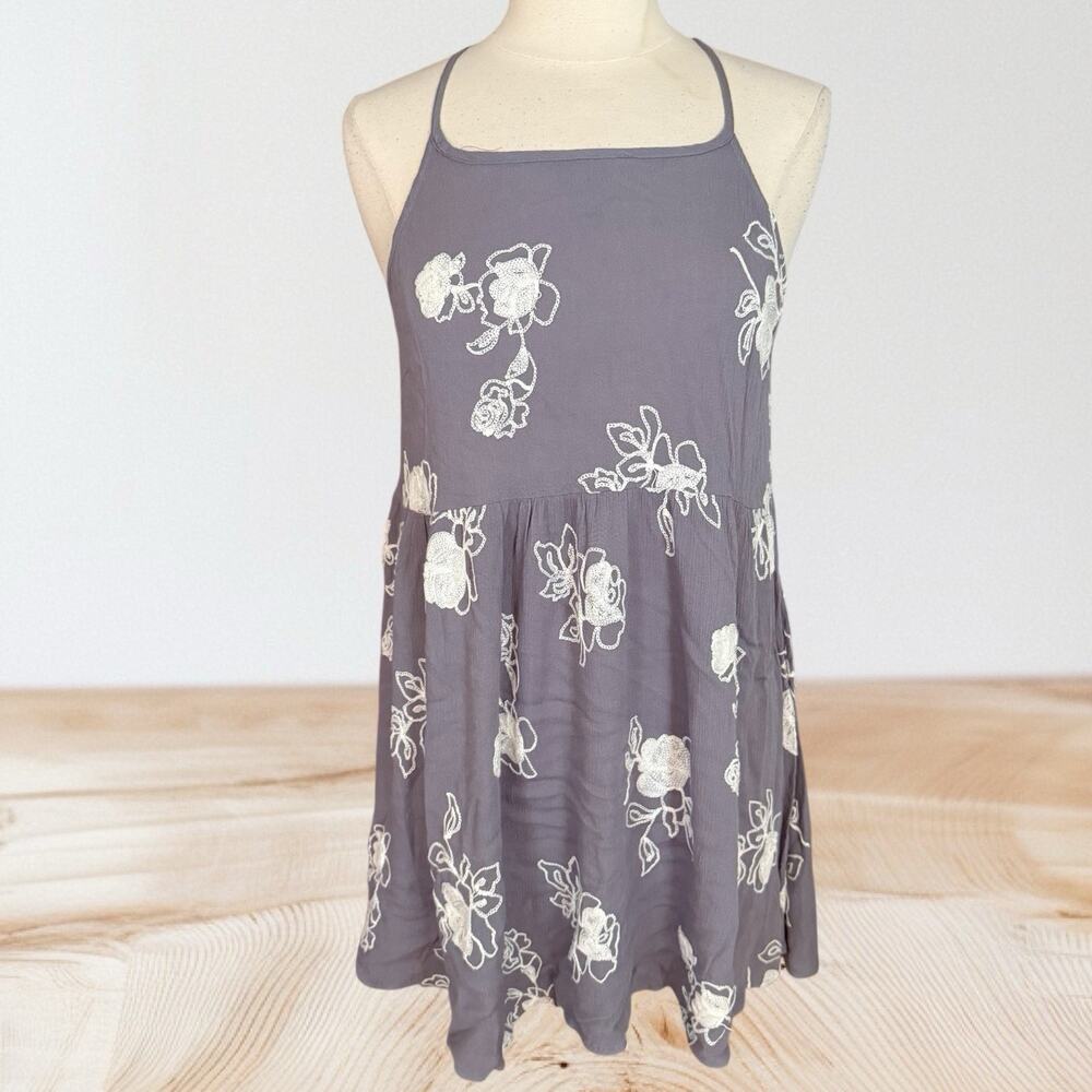 Umgee Mini Tunic Embroidered Dress Sz M Strappy Racerback Sundress Gray & White